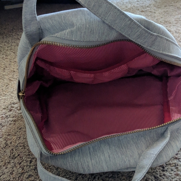 Backpack - Picture 4 of 6